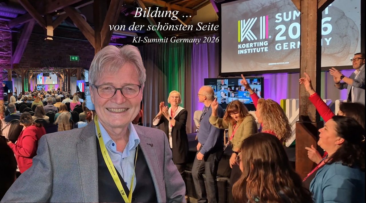 Bertram Thiel beim KI-Summit Germany 2026 des Koerting Institute, im Hintergrund Bühne und Publikum, dazu der Schriftzug „Bildung … von der schönsten Seite“